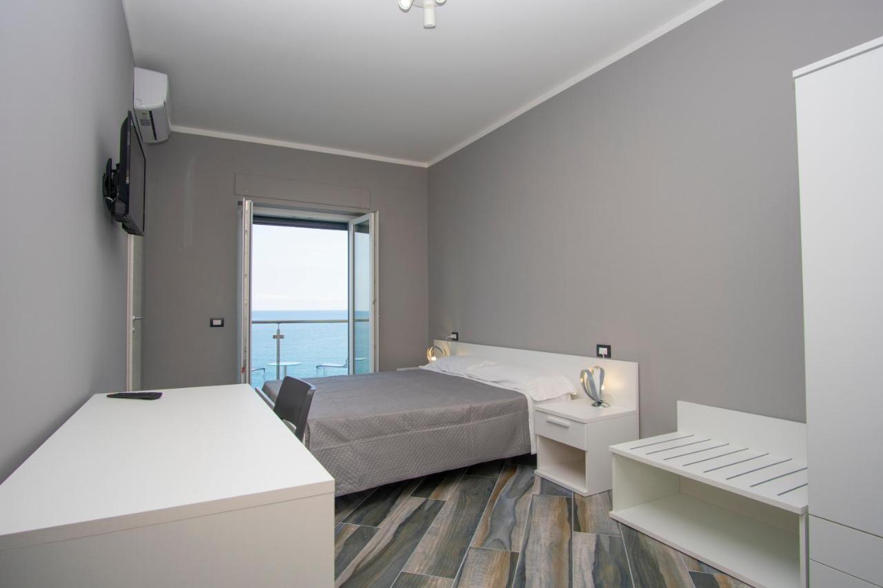 La Dimora Sul Mare Bed & Breakfast Marina di Camerota Bagian luar foto